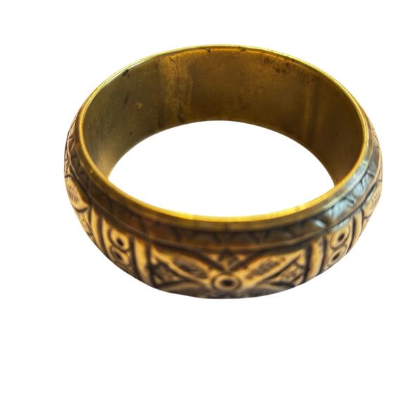 Brass bangle bracelet vintage 1970's domed embossed retro Boho hippie chic - Picture 6 of 7